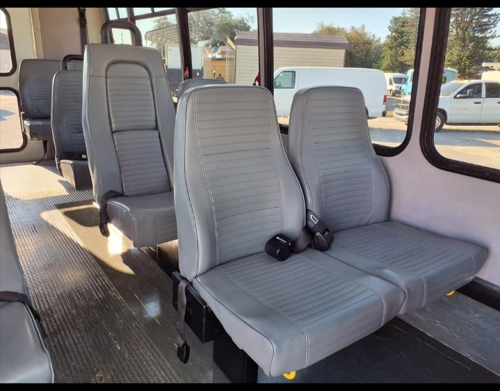 2021 Ford E-450 Shuttle Bus
