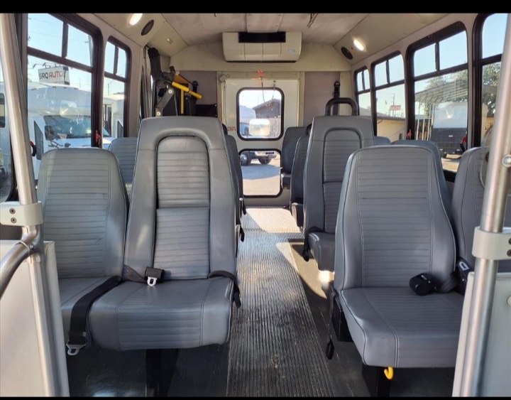 2021 Ford E-450 Shuttle Bus