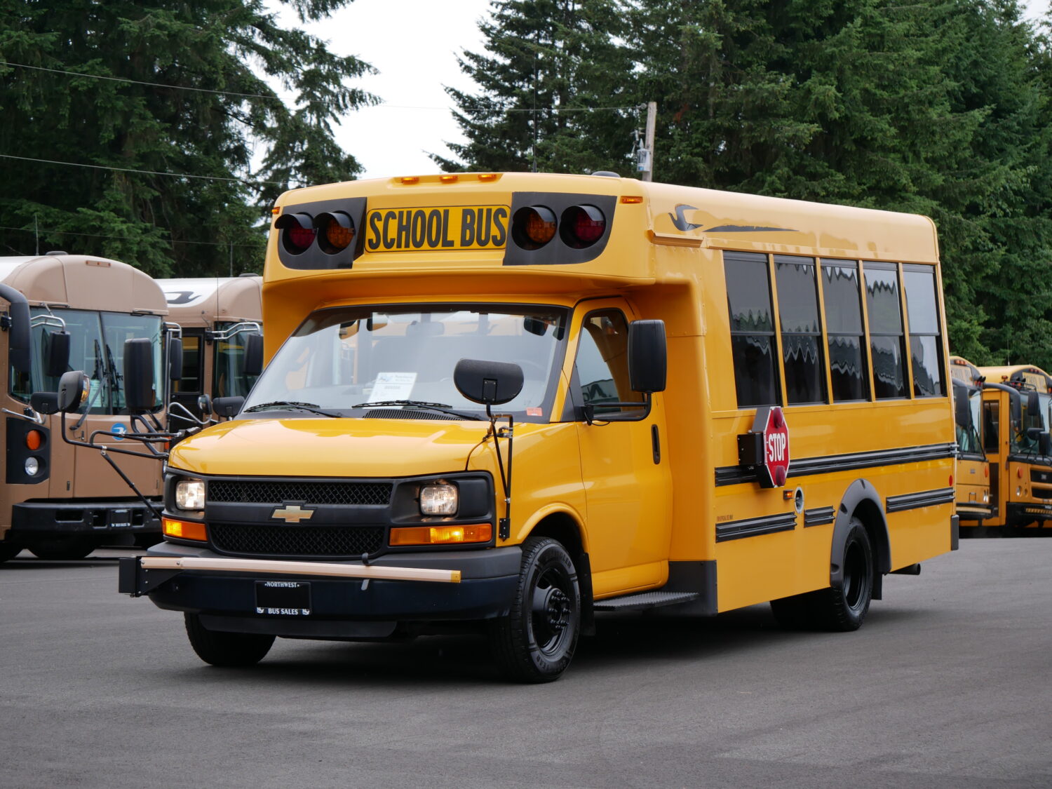 Reliable 2016 Chevrolet Girardin 20 Passenger Bus