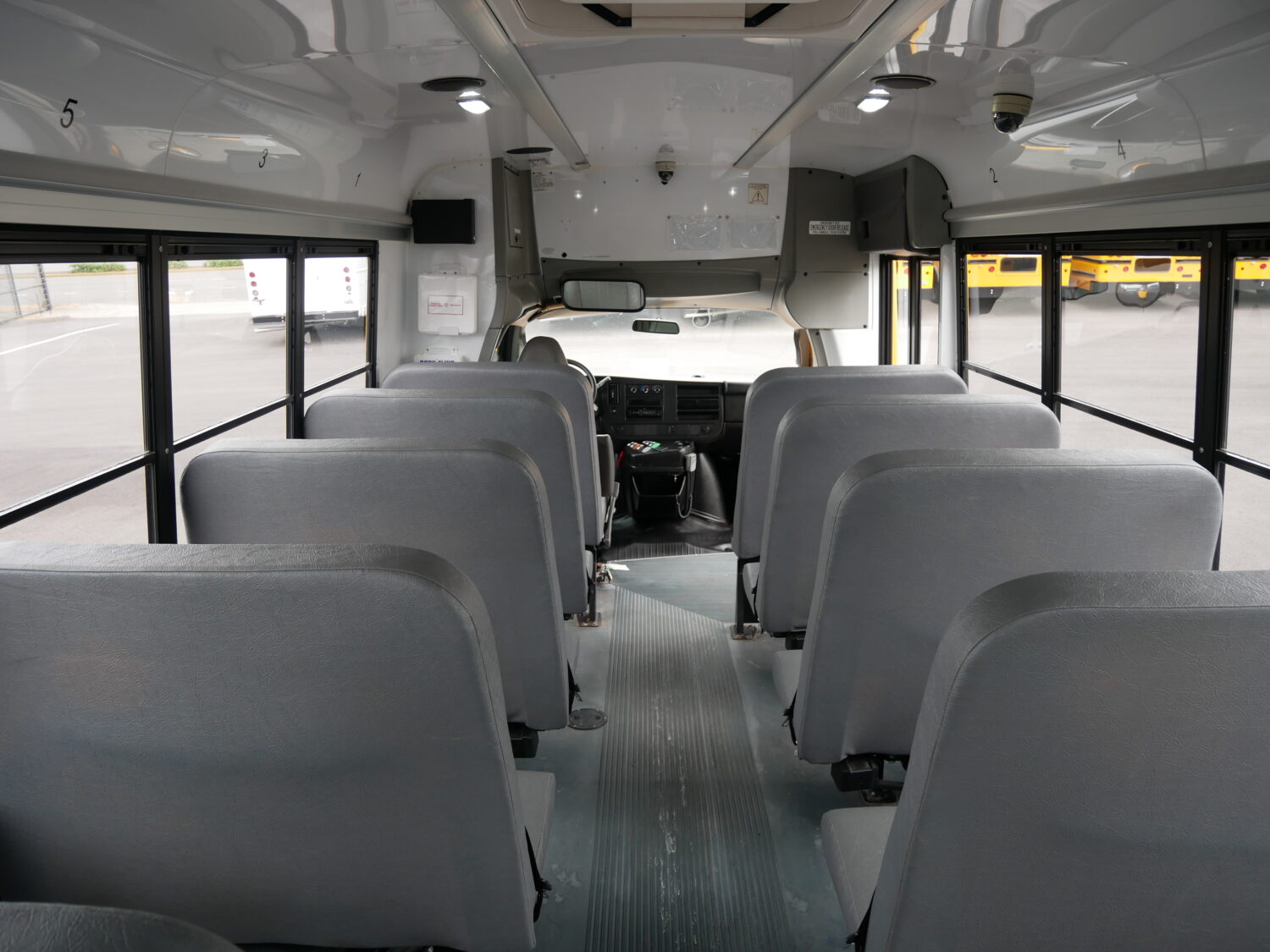 Reliable 2016 Chevrolet Girardin 20 Passenger Bus