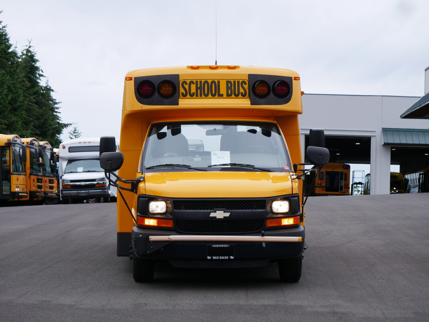 Reliable 2016 Chevrolet Girardin 20 Passenger Bus