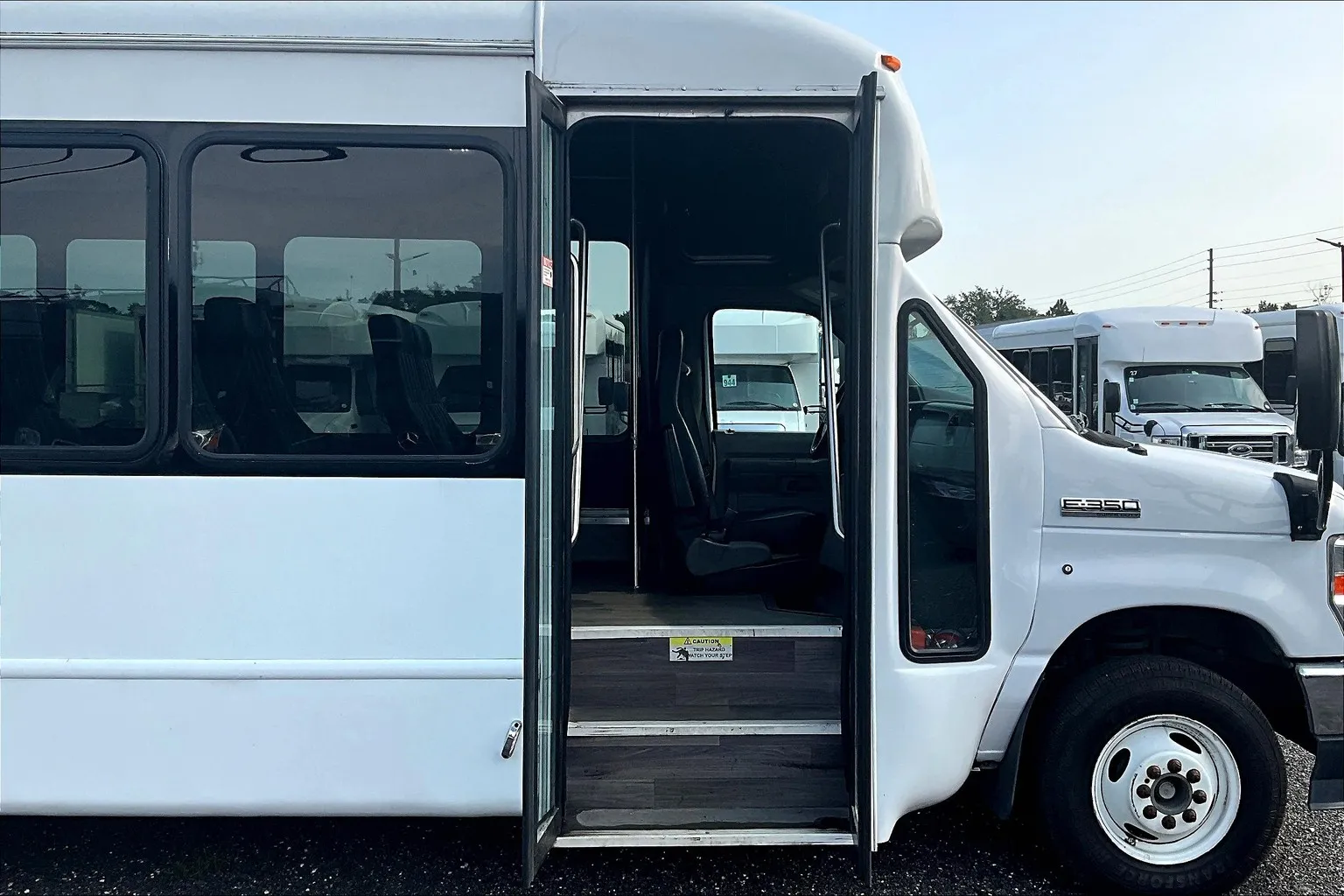 Well-Maintained 2022 Ford E350 Glaval PRIMETIME Shuttle Bus