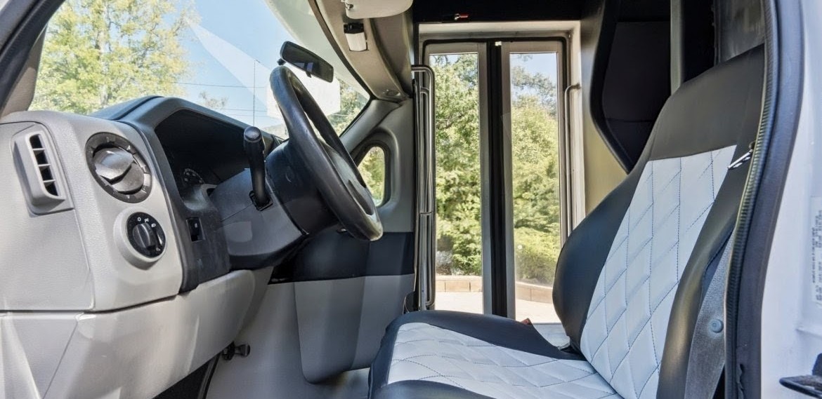 2018 Ford E-450 Shuttle Bus