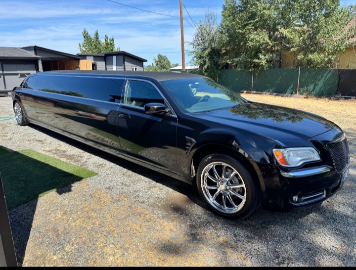 2013 Chrysler 300 Limousine