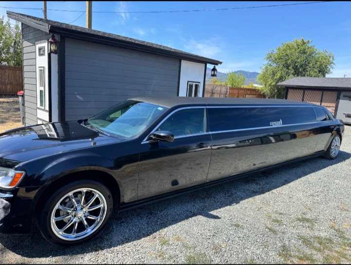 2013 Chrysler 300 Limousine