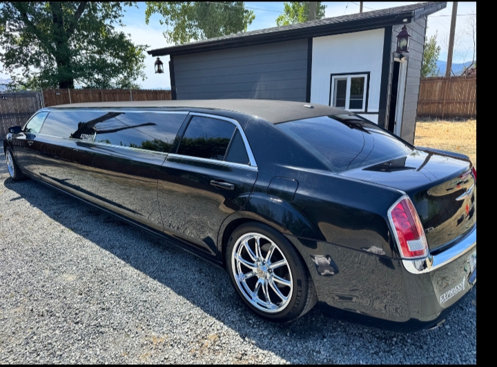 2013 Chrysler 300 Limousine