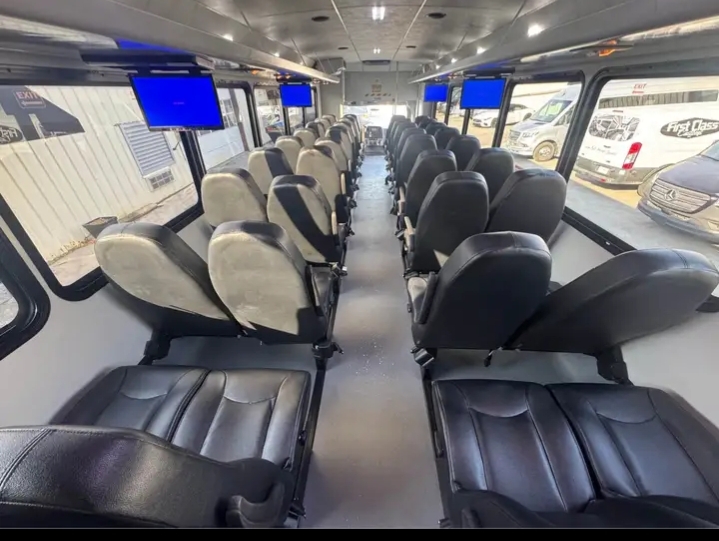 2017 Freightliner S2 Shuttle Bus