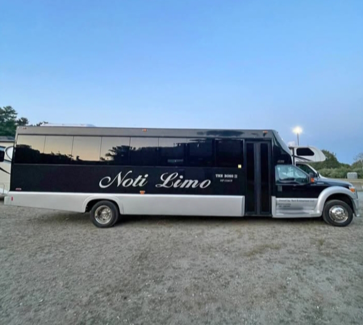 2014 Ford F-550 Party Bus