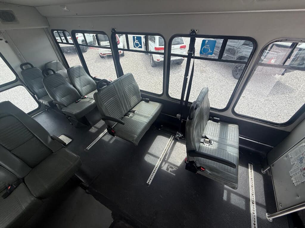 2016 Ford E-Series Chassis E-350 Super Duty 138 Cutaway RWD