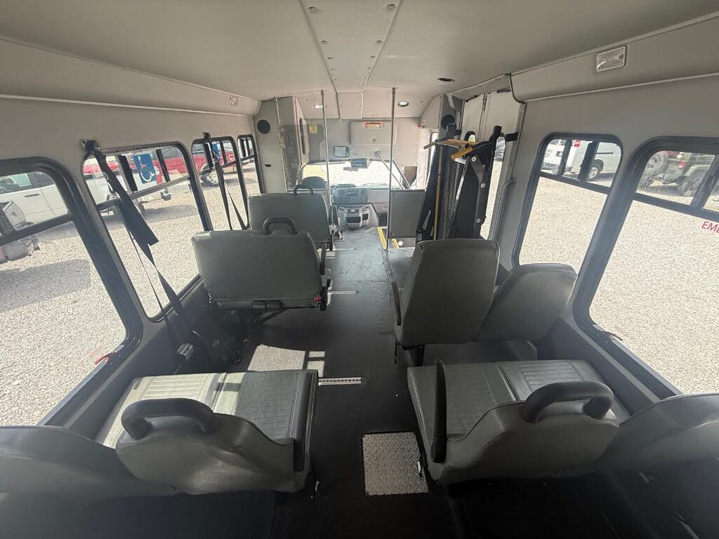 2016 Ford E-Series Chassis E-350 Super Duty 138 Cutaway RWD