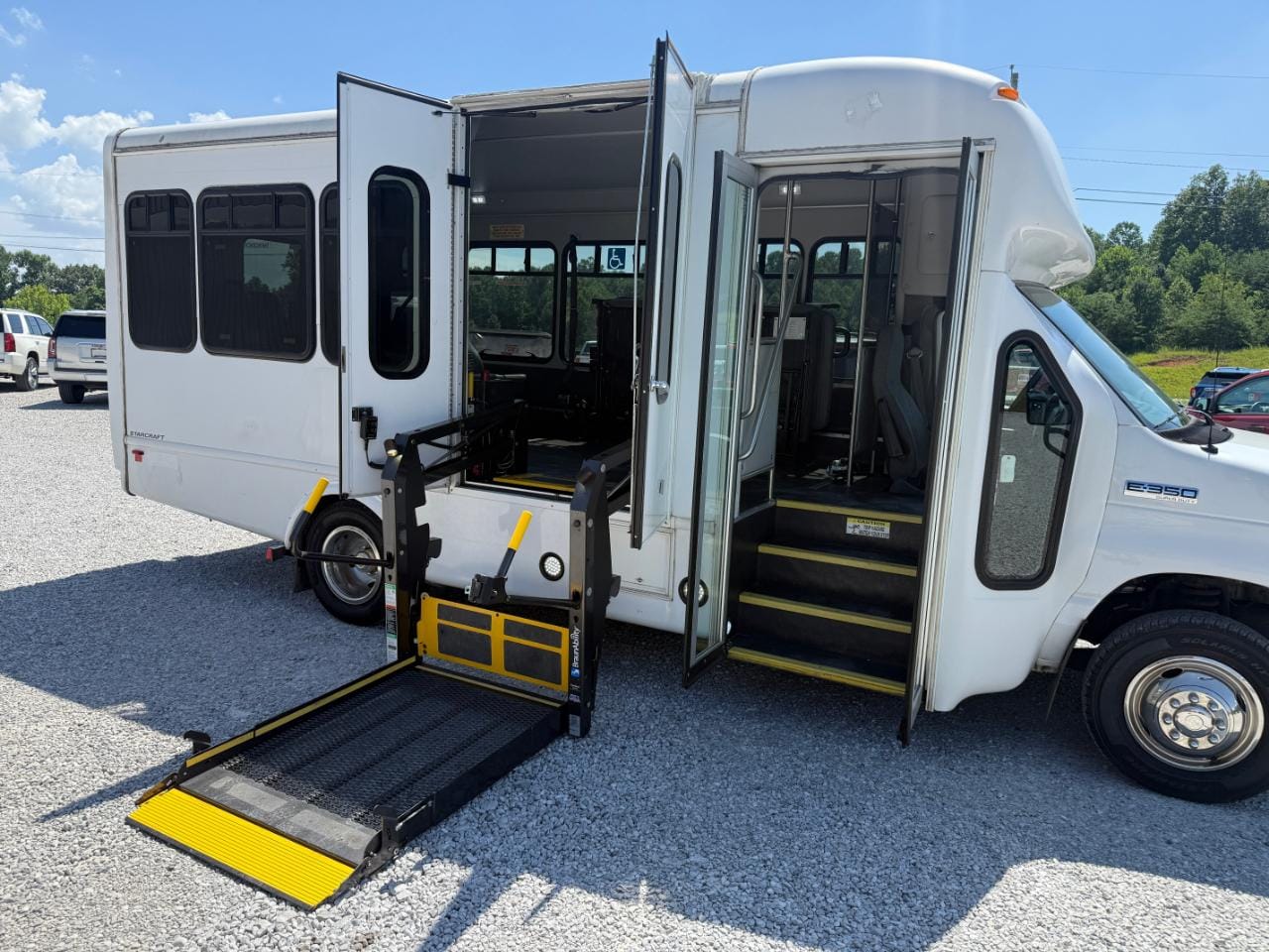 2016 Ford E-Series Chassis E-350 Super Duty 138 Cutaway RWD