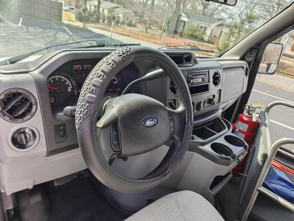 2015 Ford E-Series Chassis E-350 Super Duty 138 Cutaway RWD