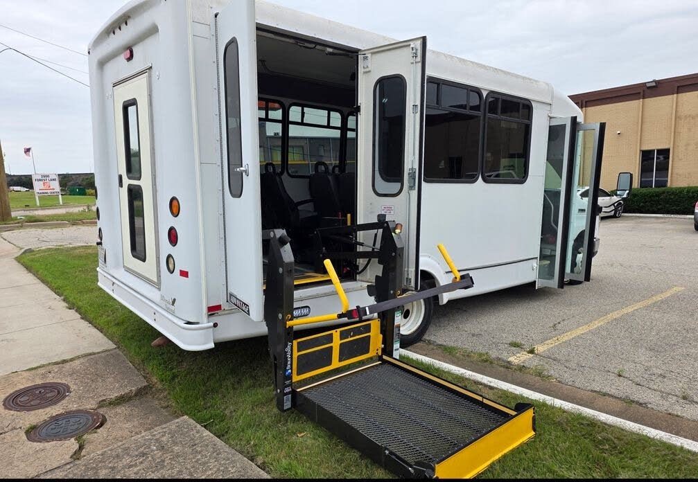 2016 Ford E-Series Chassis E-350 Super Duty 138 Cutaway RWD