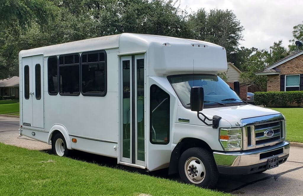 2016 Ford E-Series Chassis E-350 Super Duty 138 Cutaway RWD