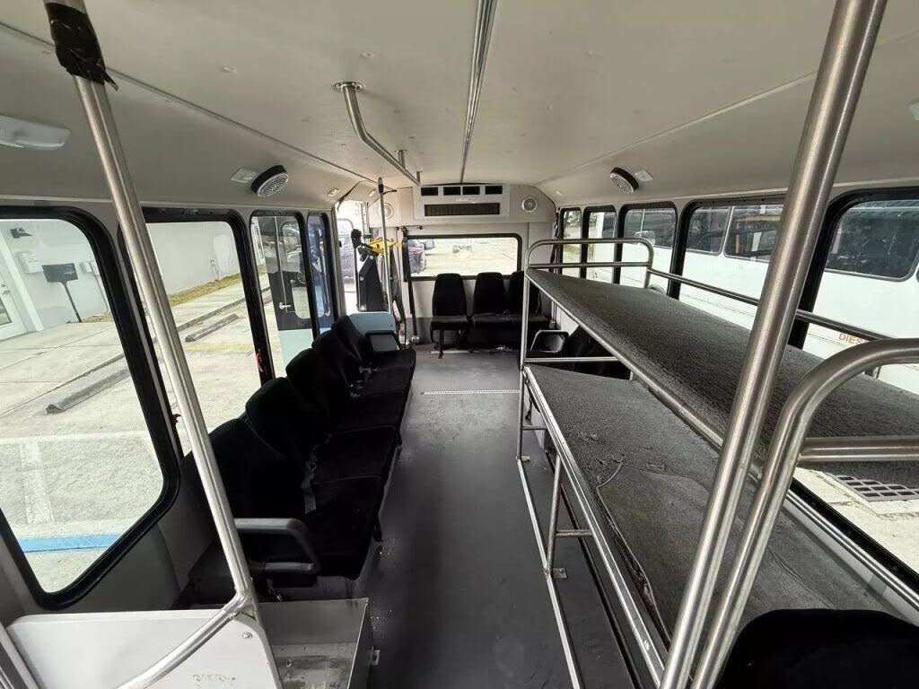 2021 Ford E-Series Chassis E-350 SD Cutaway SB RWD