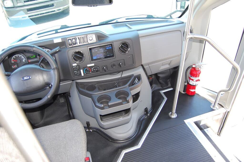 2016 Ford E-Series Chassis E-350 Super Duty 138 Cutaway RWD