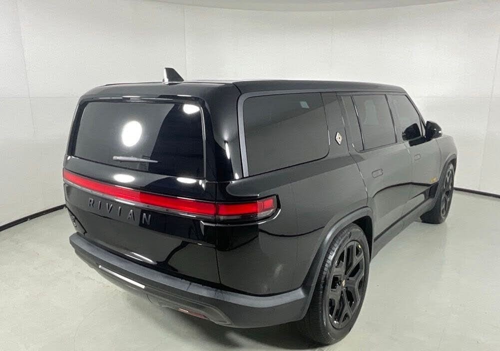 2025 Rivian R1S Ascend Tri Max Motor AWD