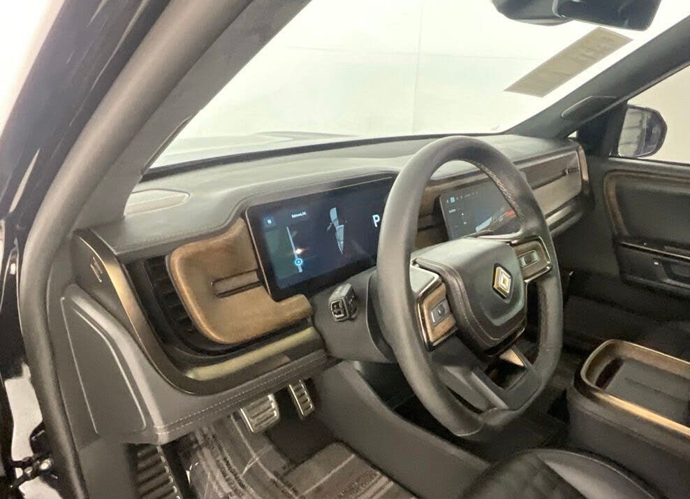 2025 Rivian R1S Ascend Tri Max Motor AWD