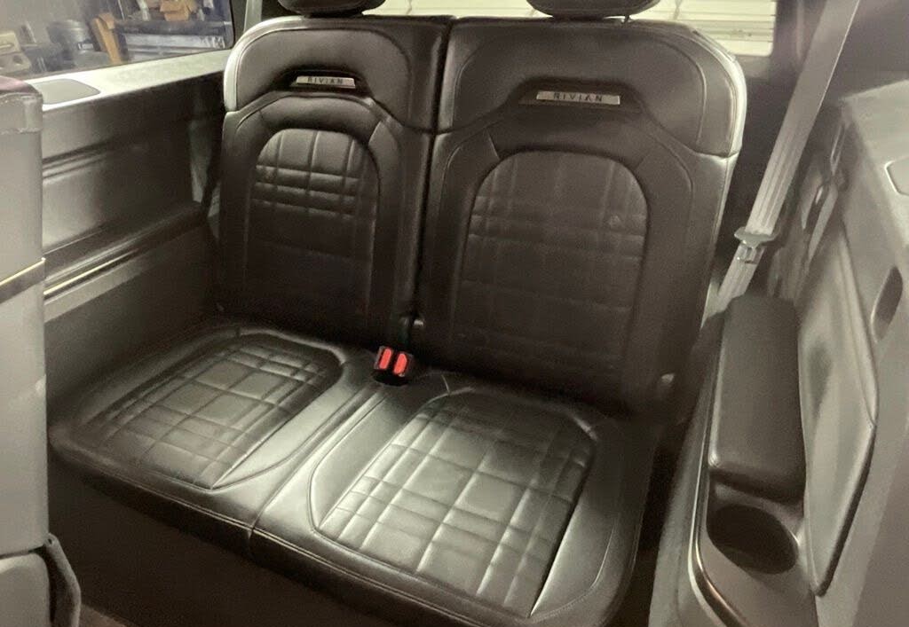 2025 Rivian R1S Ascend Tri Max Motor AWD
