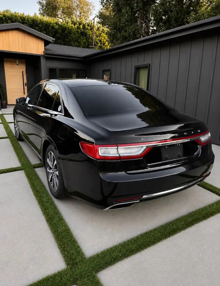 2017 Lincoln Continental Sedan