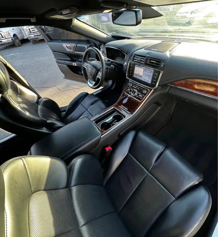 2017 Lincoln Continental Sedan