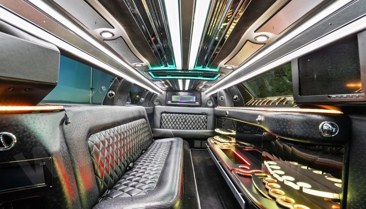 2020 Chrysler 300 Limousine