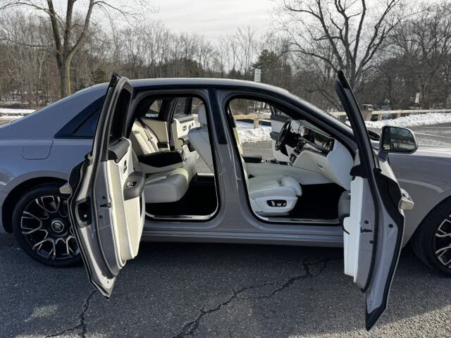 2023 Rolls-Royce Ghost Black Badge AWD-Sedan