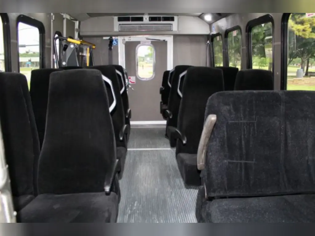 Reliable 2017 Ford E450 15 Passenger Shuttle Bus