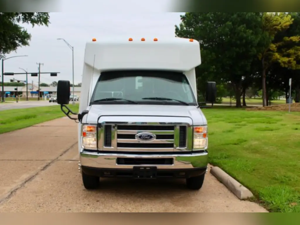 Reliable 2017 Ford E450 15 Passenger Shuttle Bus