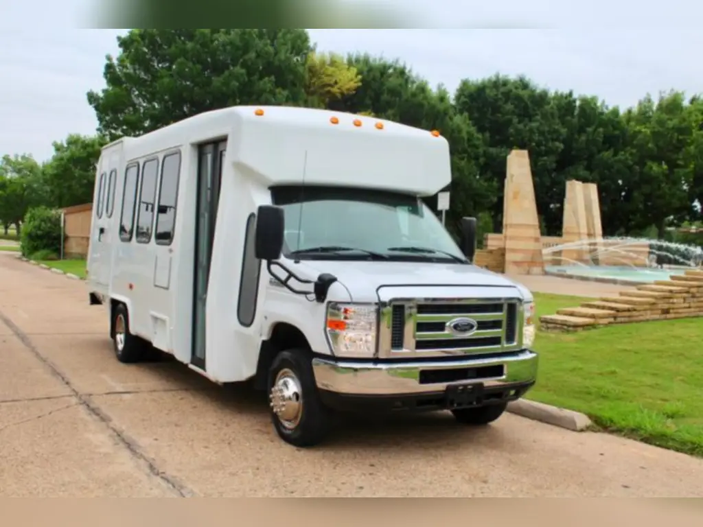 Reliable 2017 Ford E450 15 Passenger Shuttle Bus