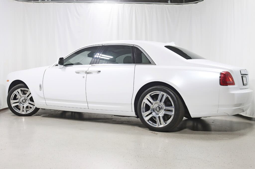 2016 Rolls-Royce Ghost – Luxury Sedan