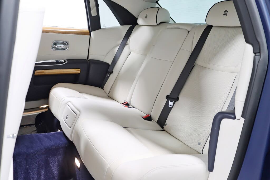 2016 Rolls-Royce Ghost – Luxury Sedan