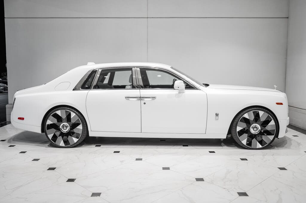 2018 Rolls-Royce Phantom RWD – Luxury Sedan