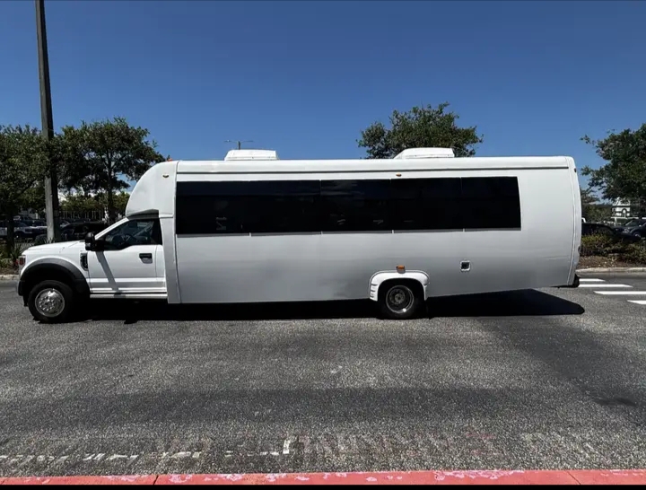 2022 Ford F-550 Shuttle Bus