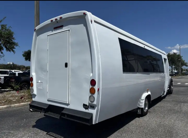 2022 Ford F-550 Shuttle Bus