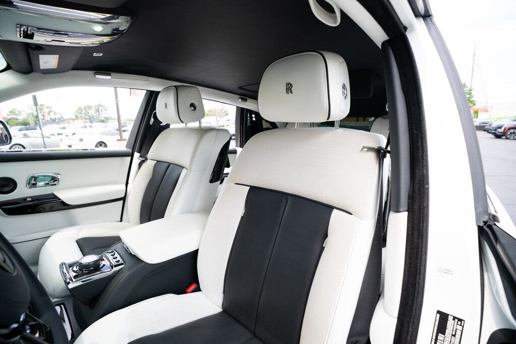 2022 Rolls-Royce Phantom with 563 HP V12 Engine