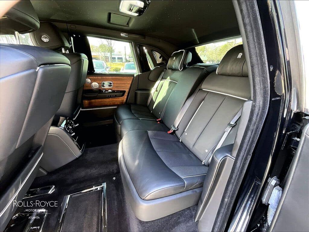 2020 Rolls-Royce Phantom RWD – Timeless Luxury & V12 Power