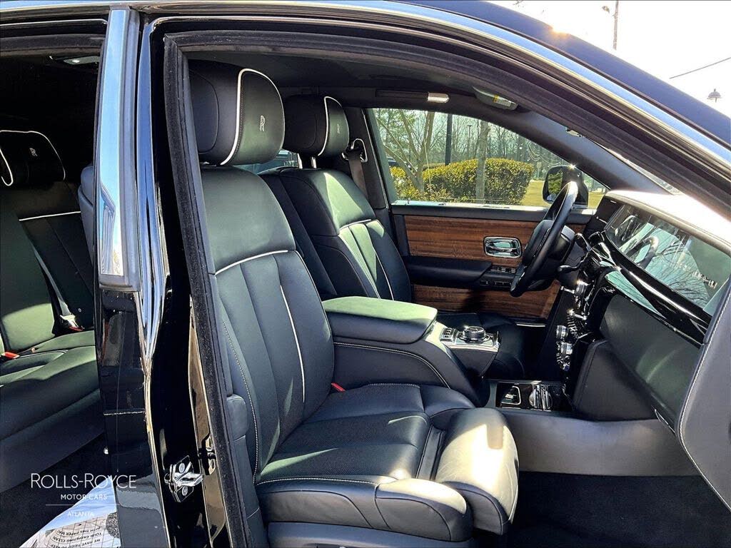 2020 Rolls-Royce Phantom RWD – Timeless Luxury & V12 Power