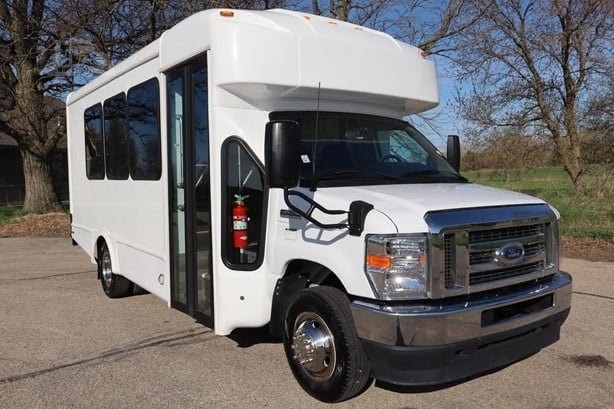 2023 Ford E-450