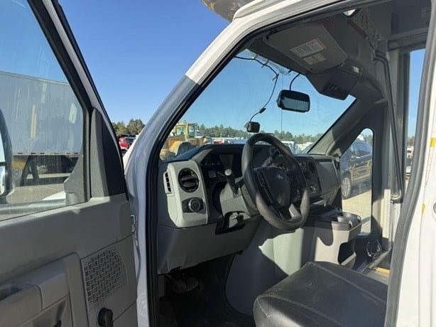 2021 Ford E-450