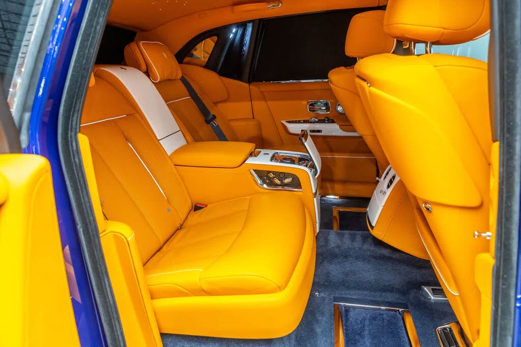 2023 Rolls-Royce Phantom RWD – Exclusive Luxury with V12 Power