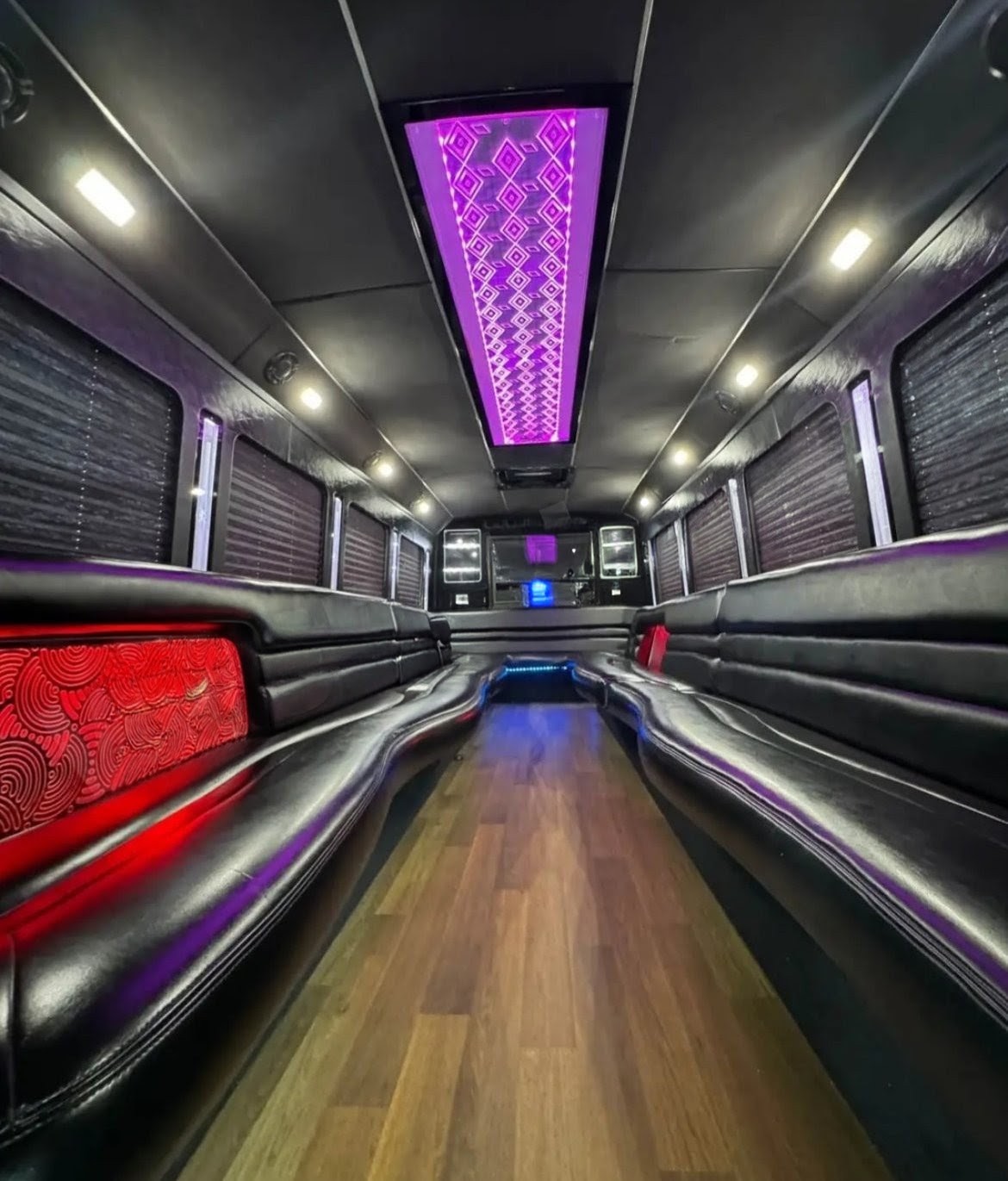 2015 Ford F-550 Limo Bus