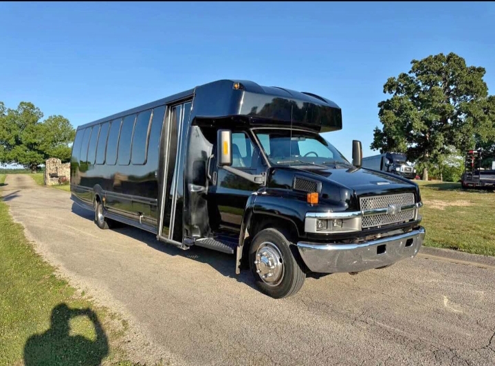 2009 Ford F-550 Party Bus
