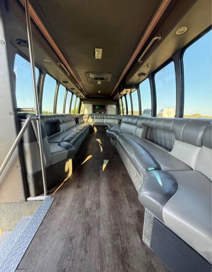2009 Ford F-550 Party Bus