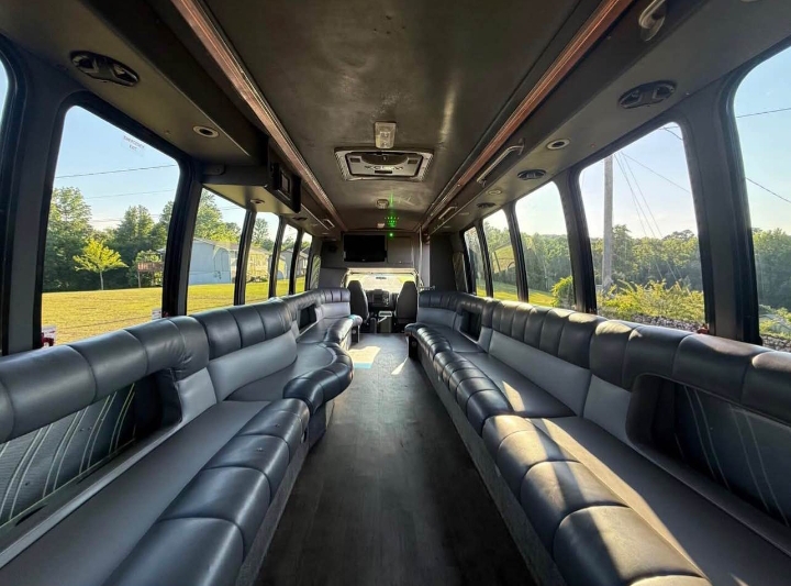 2009 Ford F-550 Party Bus