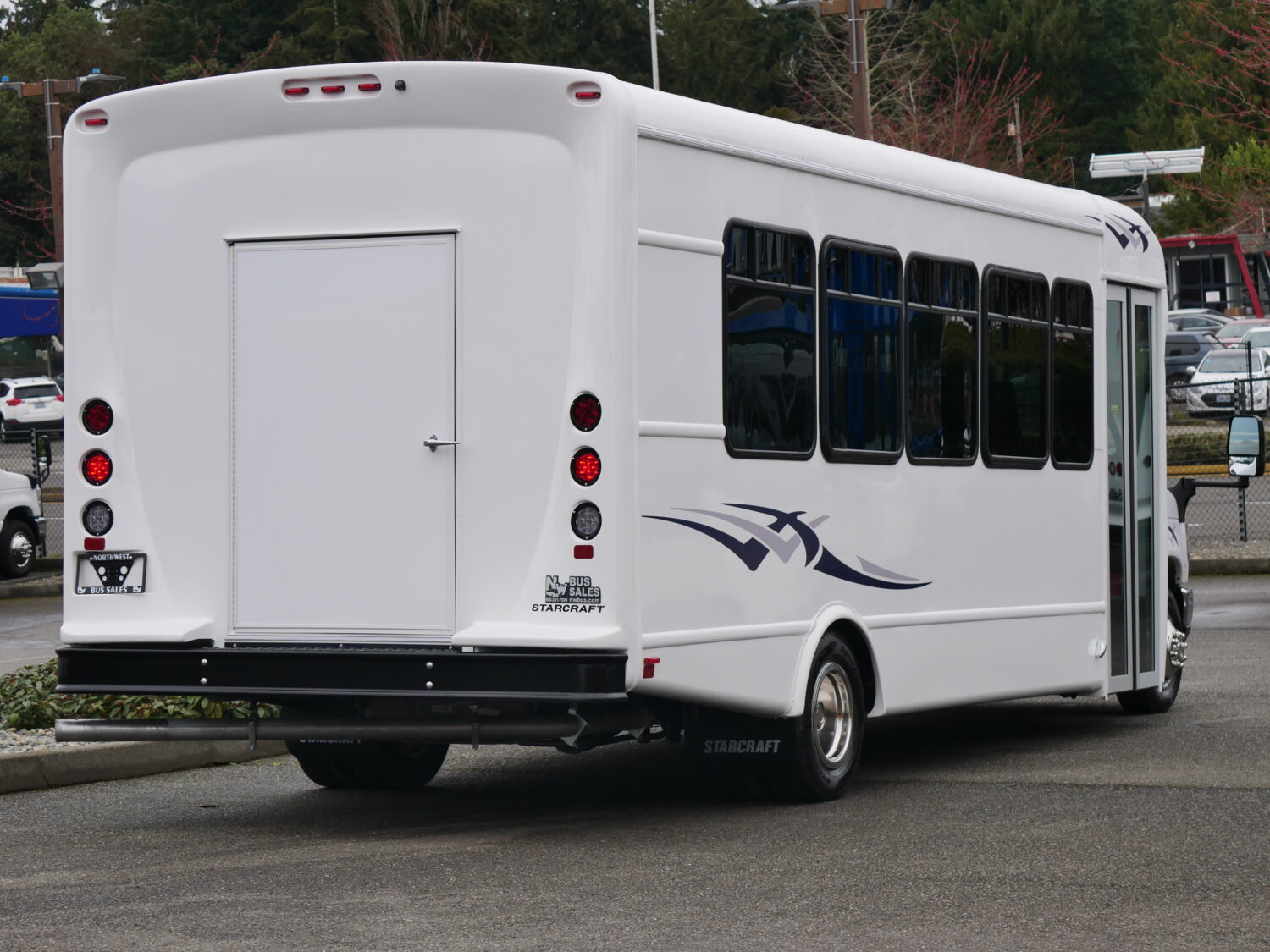 Premium 2026 24-Passenger Ford Starcraft MVP Shuttle Bus