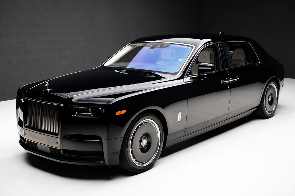 2024 Rolls-Royce Phantom EWB RWD – Ultra-Luxury Sedan