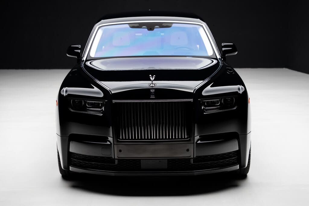 2024 Rolls-Royce Phantom EWB RWD – Ultra-Luxury Sedan