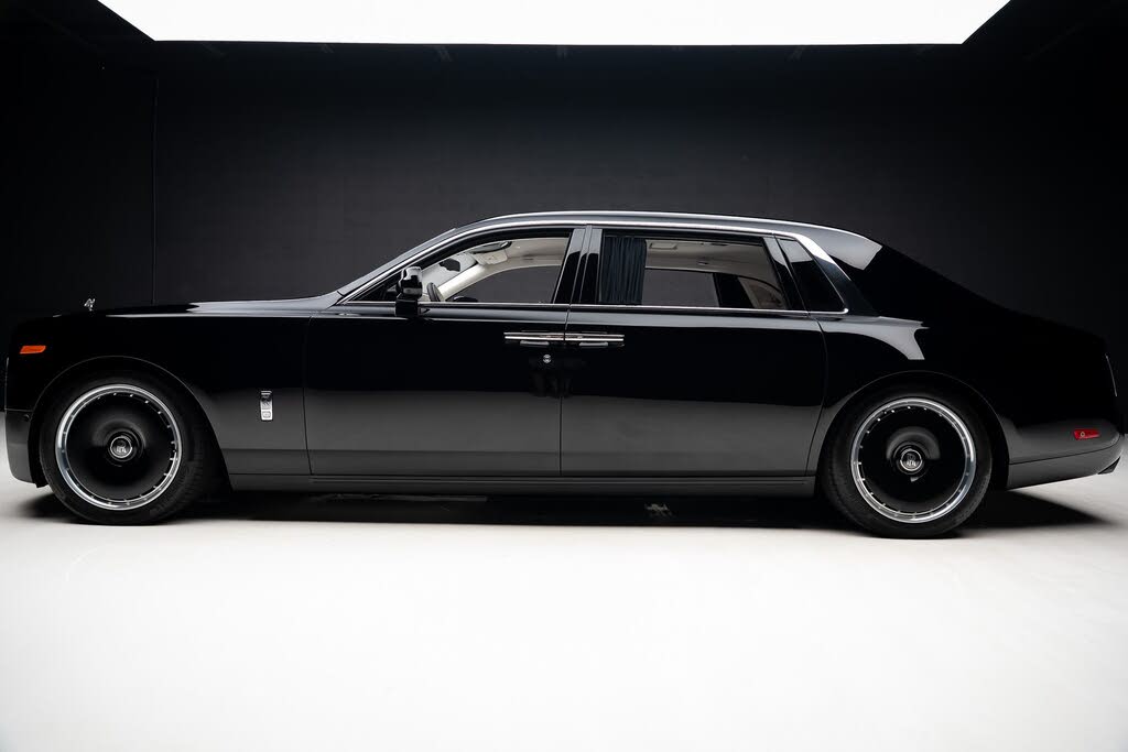 2024 Rolls-Royce Phantom EWB RWD – Ultra-Luxury Sedan
