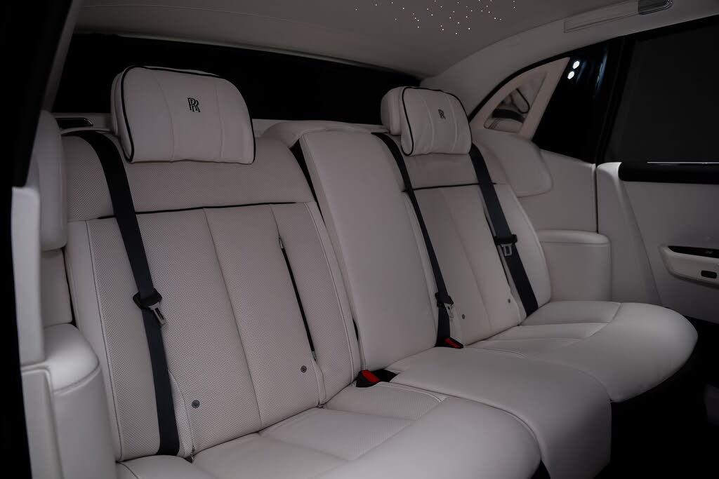 2024 Rolls-Royce Phantom EWB RWD – Ultra-Luxury Sedan